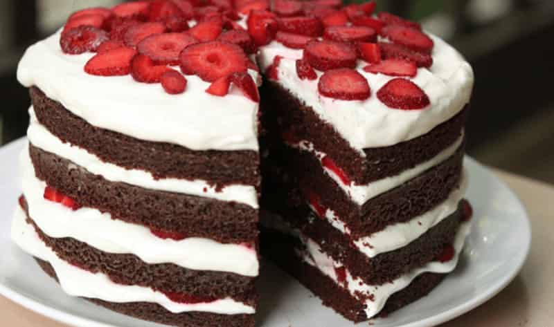 Jamie Oliver Chocolate and Strawberry Cake